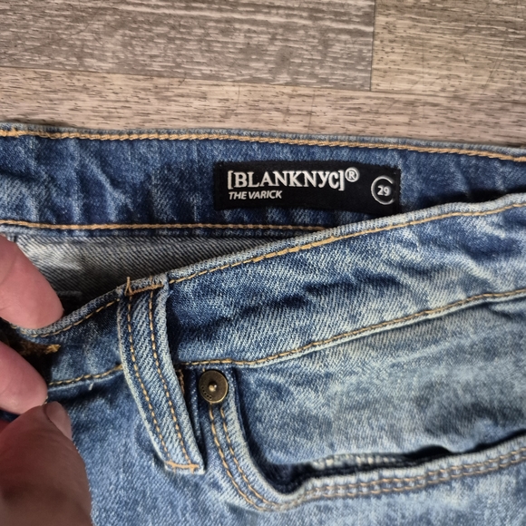 Blanknyc Blue Flare Wide Leg Jeans with Distressed Hem 29 - Picture 6 of 9
